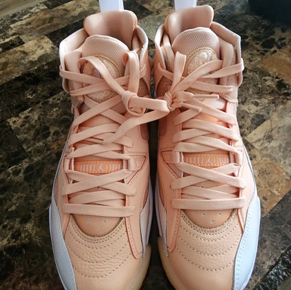 Female Jordan's - Picture 2 of 3